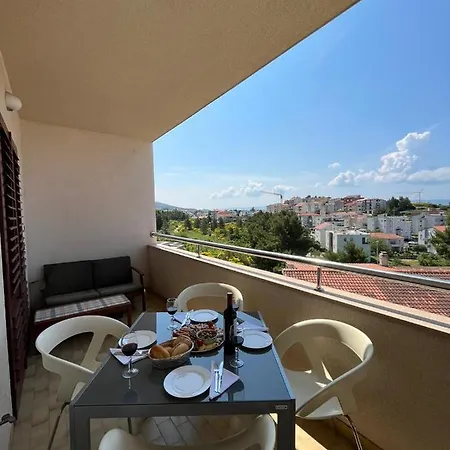 Lily Apartman